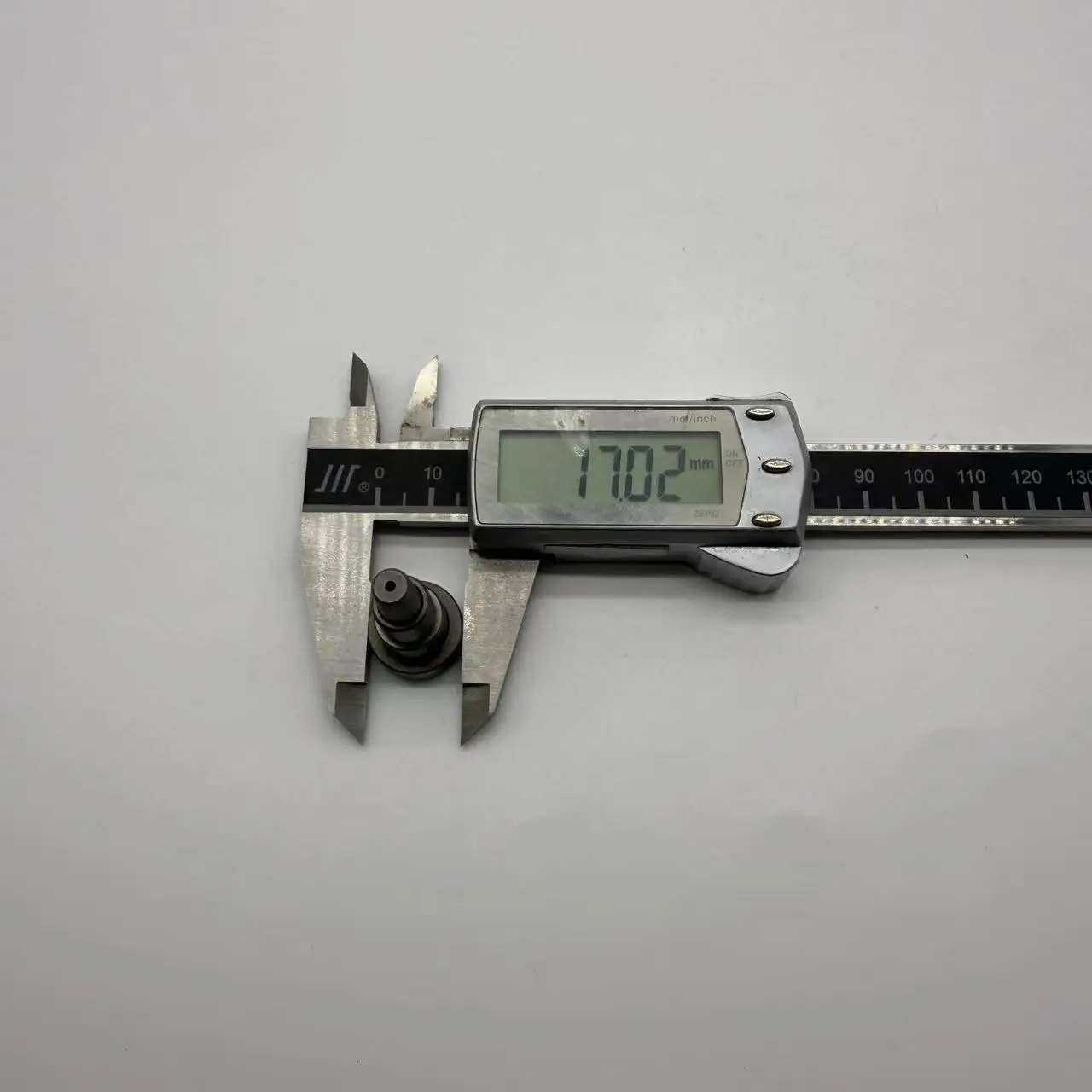 MM3 Steel Fuel Oil Outlet Valve for Diesel Pump High Quality